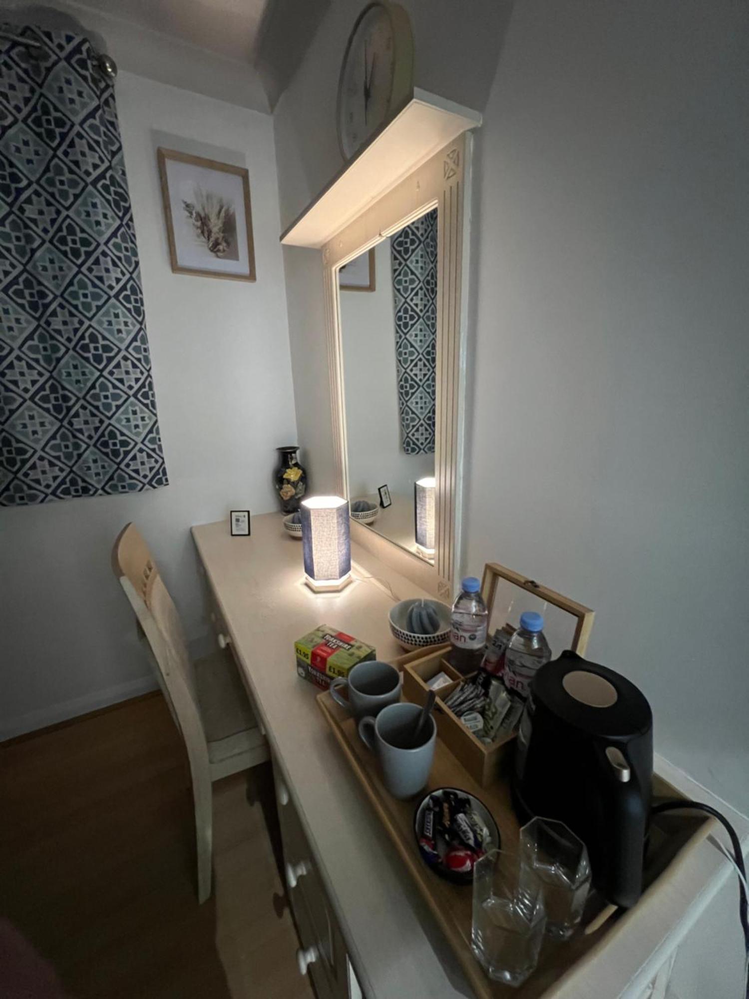Double Room At The Bungalow With Shared Shower Room Kettering Exteriör bild