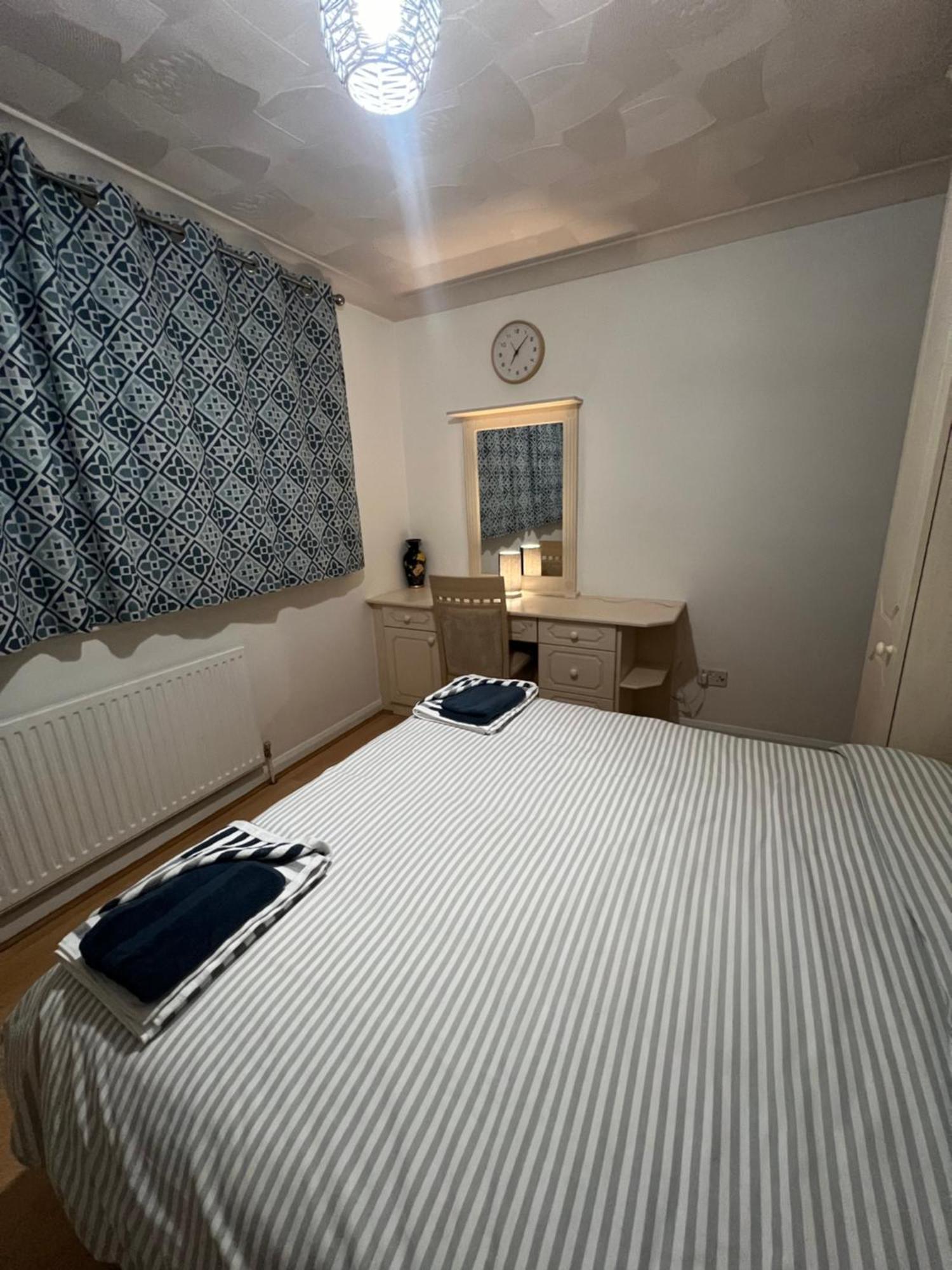 Double Room At The Bungalow With Shared Shower Room Kettering Exteriör bild