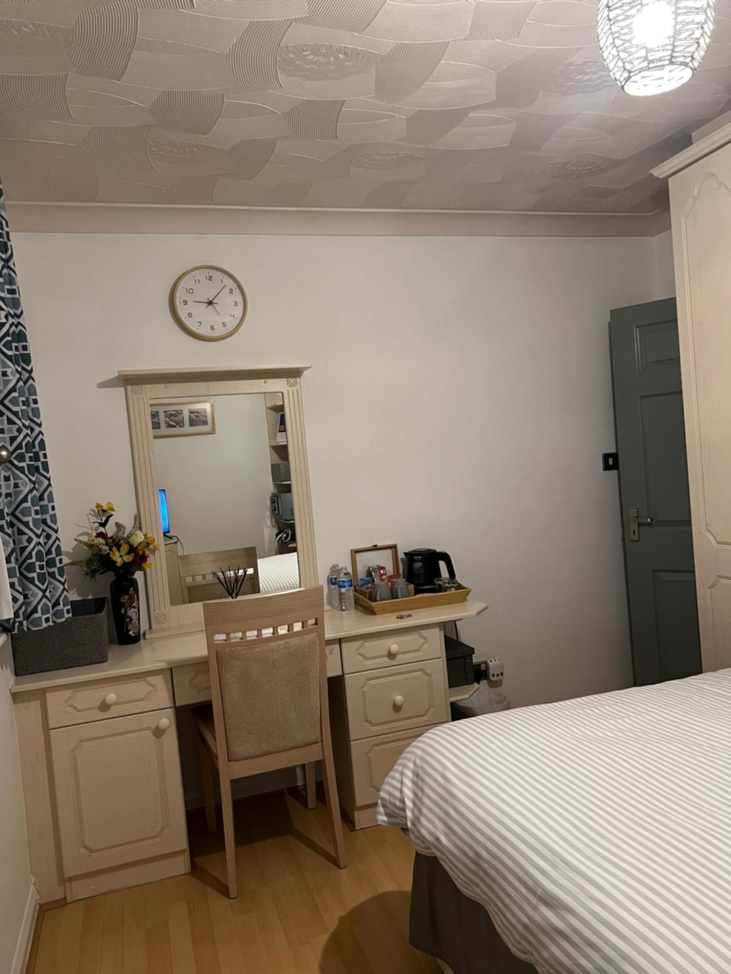 Double Room At The Bungalow With Shared Shower Room Kettering Exteriör bild